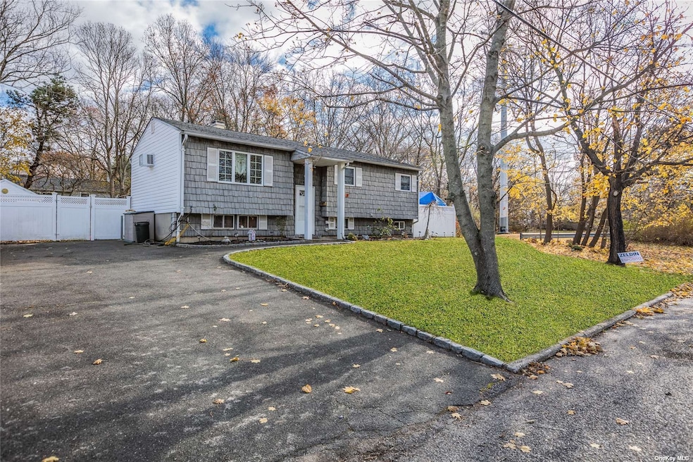 2903 Heather Ave, Medford, NY 11763 - photo 1