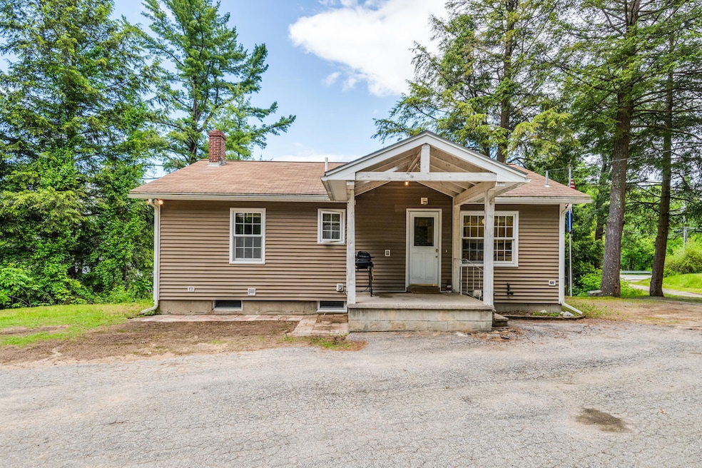 352 Pool St Biddeford ME 04005-large-005