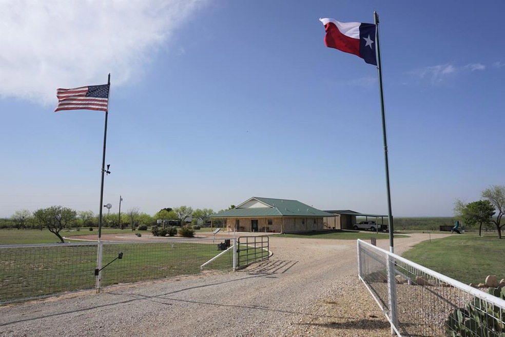 10945 Paisano Ln, San Angelo, TX 76904 - photo 1