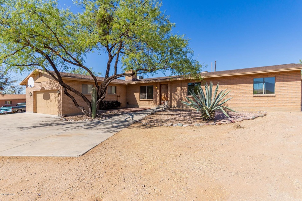 4281 N Luna de Oro