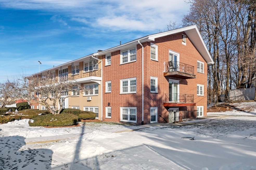 7 Austin Ct unit H, Saugus, MA 01906 - photo 1