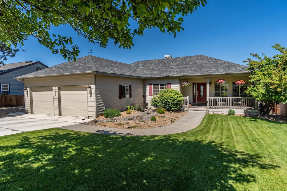 2496 SW 34th Dr, Redmond, OR 97756 - photo 1