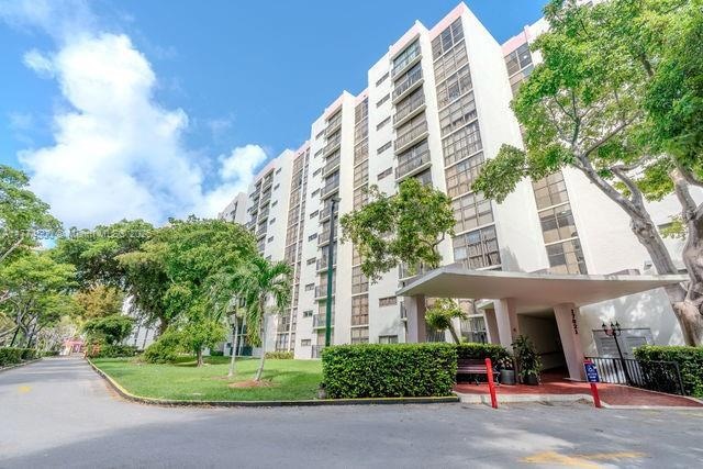 For Sale $294,890 • Co-Listing Agent