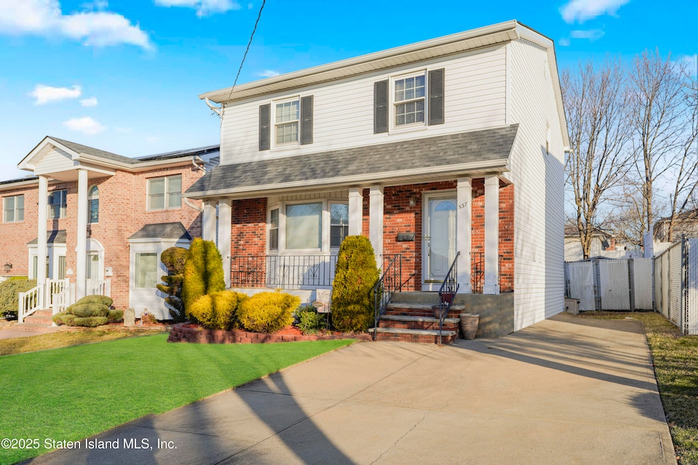 537 Ionia Ave, Staten Island, NY 10312 - photo 1