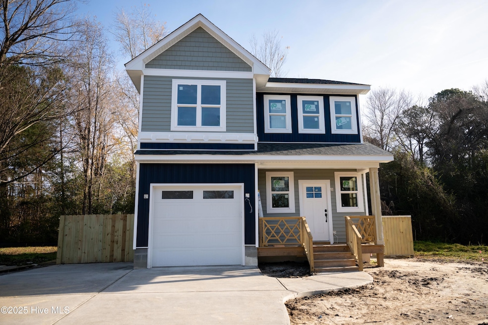 404 S Bodenheimer St, Burgaw, NC 28425 - photo 1