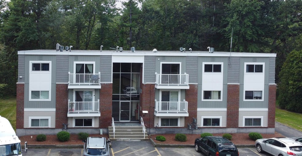 105G Capitol Hill Dr unit 105G, Londonderry, NH 03053 - photo 1