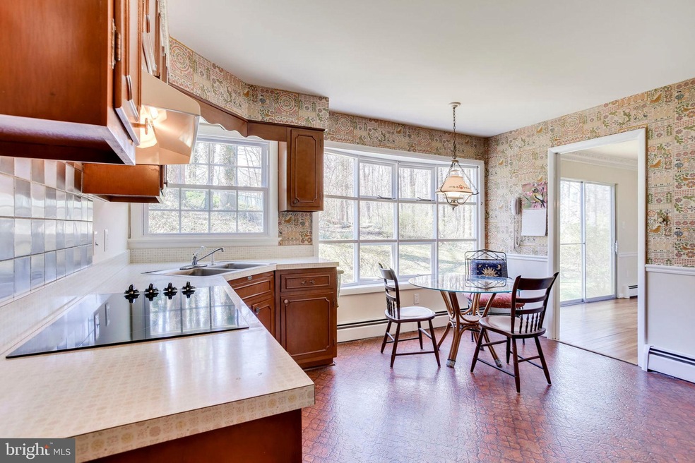 3300 Barkley Dr, Fairfax, VA 22031 - photo 1