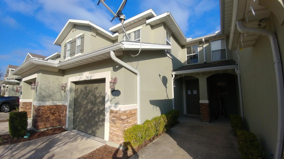 8877 Inlet Bluff Dr, Jacksonville, FL 32216 - photo 1