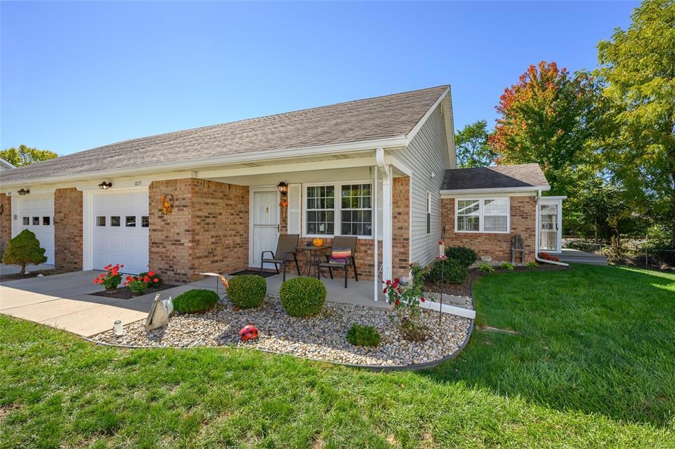 1015 Ina Cir, Franklin, IN 46131 - photo 1