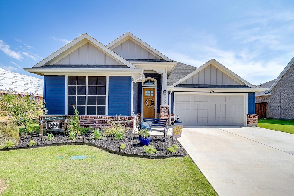 For Sale $399,900 • Co-Listing Agent