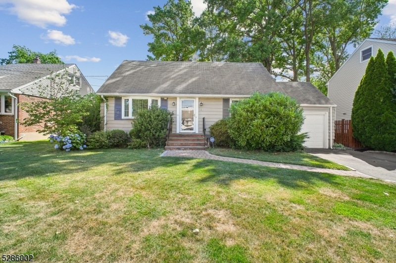 Sold $599,999 • Co-Listing Agent