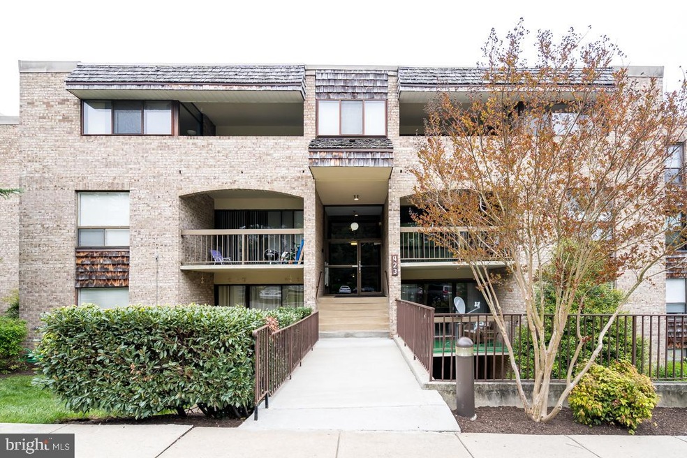 423 Christopher Ave unit 16, Gaithersburg, MD 20879 - photo 1