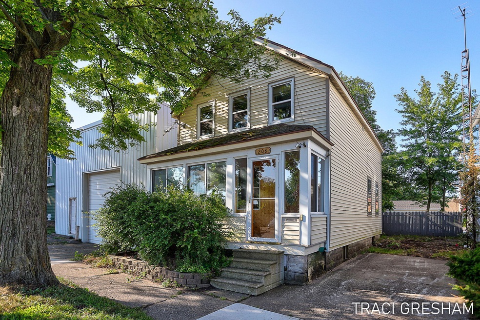 208 Fulton St