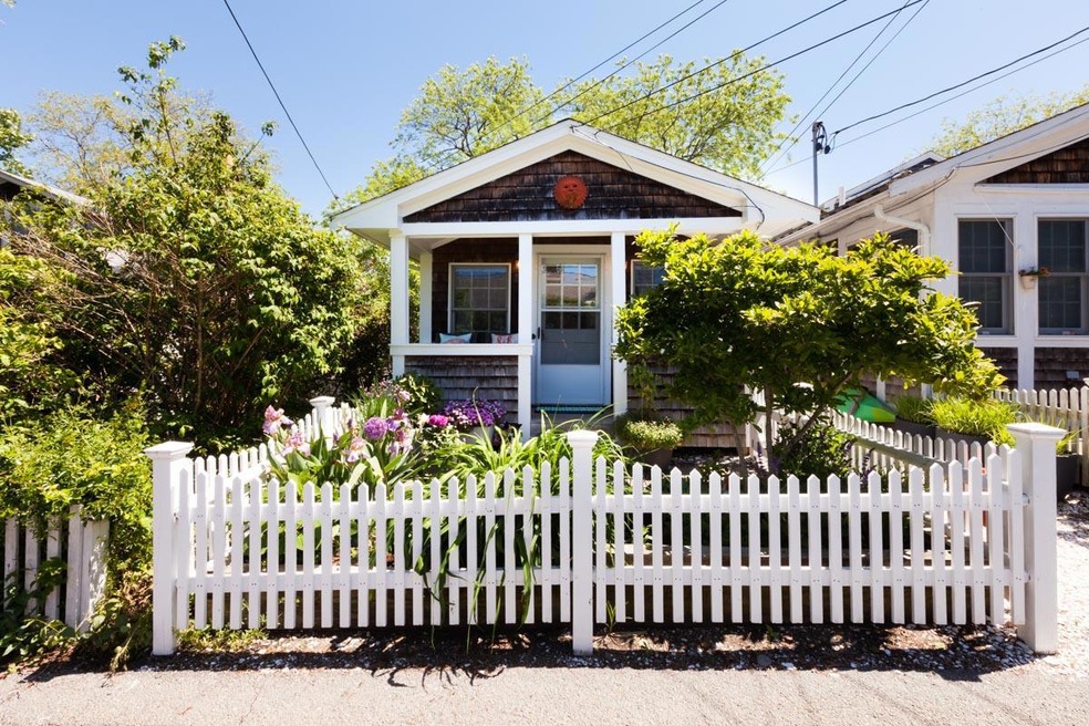 19 Brewster St unit F, Provincetown, MA 02657 - photo 1