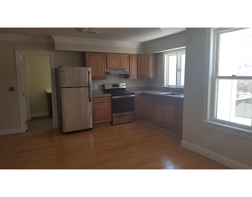 5 Whittenton St unit 2R, Taunton, MA 02780 - photo 1