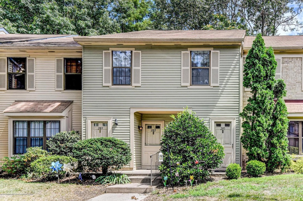 284 Gloucester Court