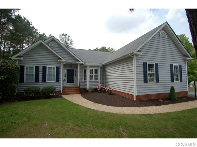 One Level Living on ONE Acre Lot in Cul De Sac