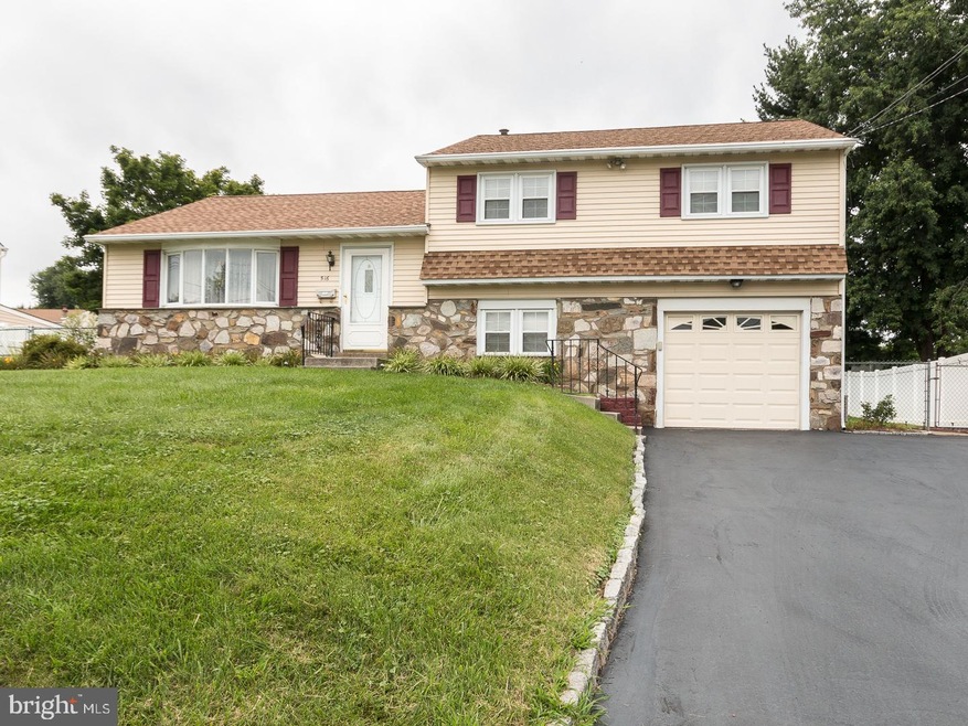 516 Penrose Ln, Warminster, PA 18974 - photo 1