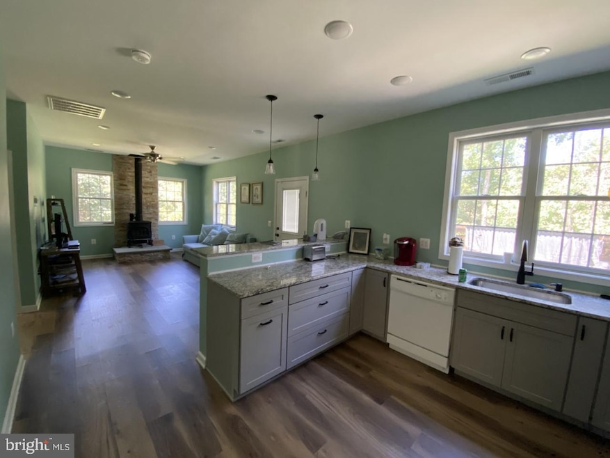 39729 Toad Hall Ln, Aldie, VA 20105 - photo 1