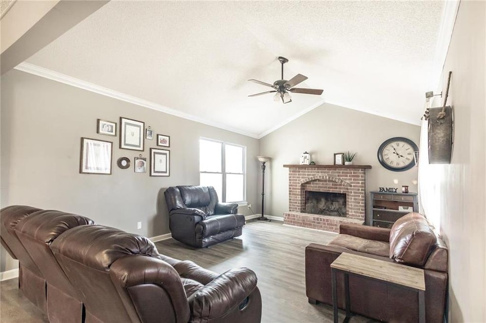 20807 W 52nd St, Shawnee, KS 66218 - photo 1