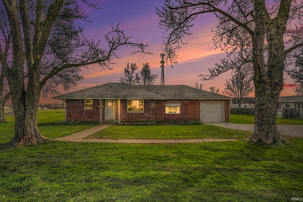 255 W Hudson St, Nappanee, IN 46550 - photo 1