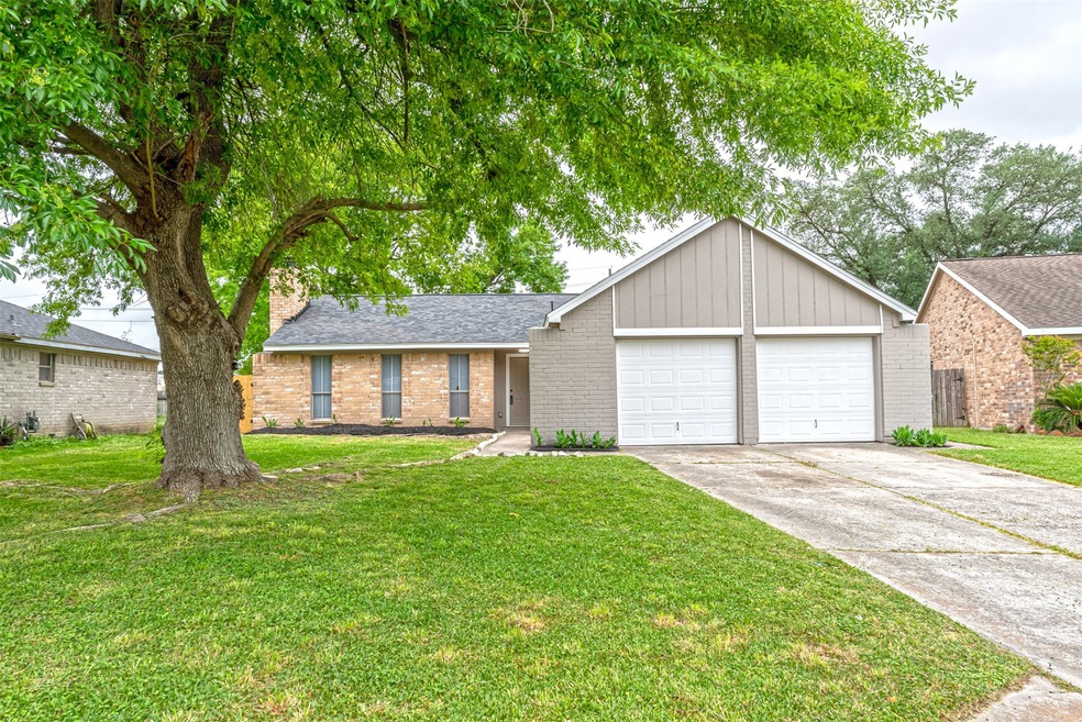 10931 Mackenzie Dr, Houston, TX 77086 - photo 1