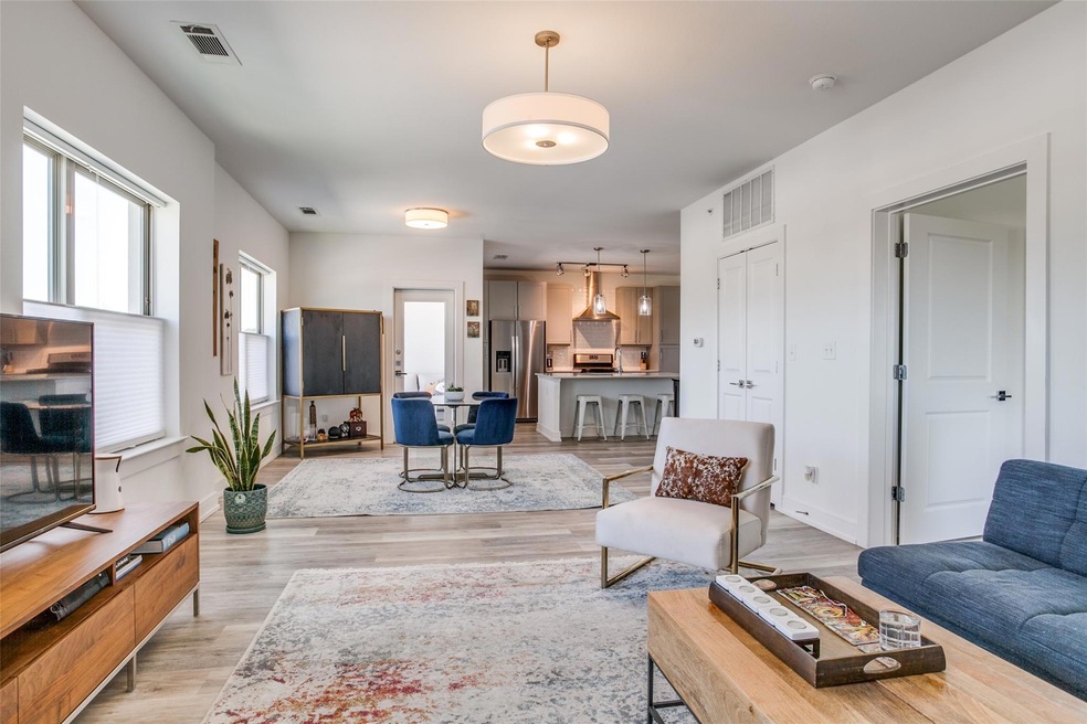 5710 Mccommas Blvd unit 301, Dallas, TX 75206 - photo 1