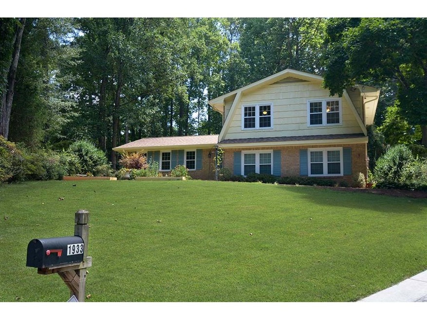 Massive split level on 1/2 acre, cul-de-sac lot! N