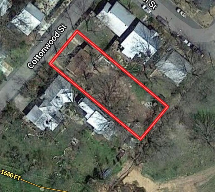 303 Cottonwood St, Fredericksburg, TX 78624 - photo 1