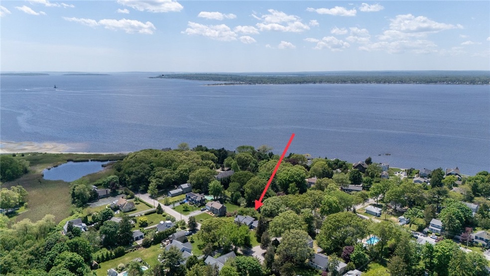 137 Alfred Drown Rd, Barrington, RI 02806 - photo 1