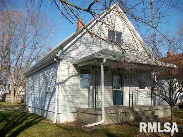 1401 N Mclean St, Lincoln, IL 62656 - photo 1