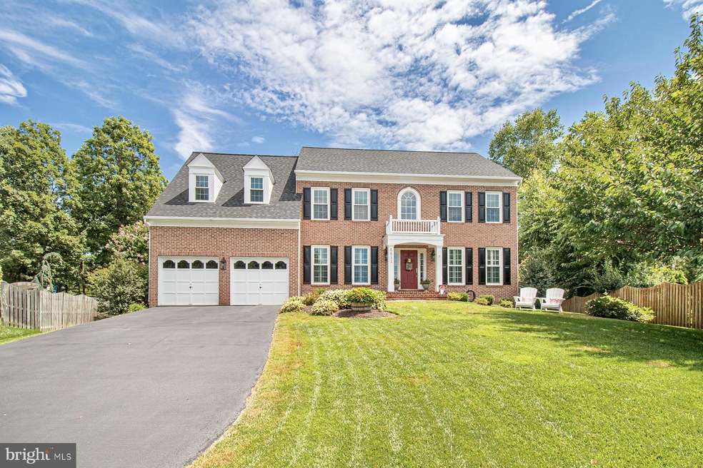 5611 Willow Crossing Ct, Clifton, VA 20124 - photo 1