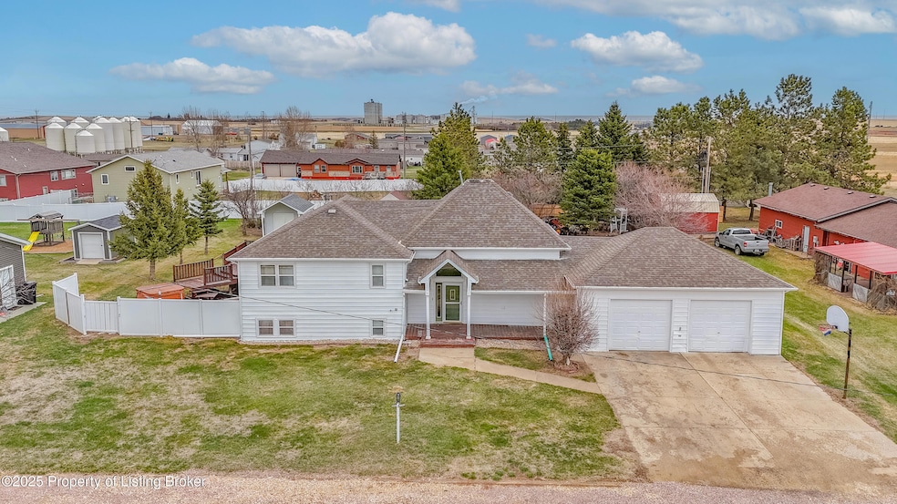 221 Main St S (2 of 14)
