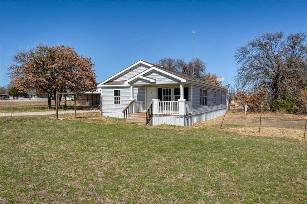 100 Briar Oaks Ct, Azle, TX 76020 - photo 1