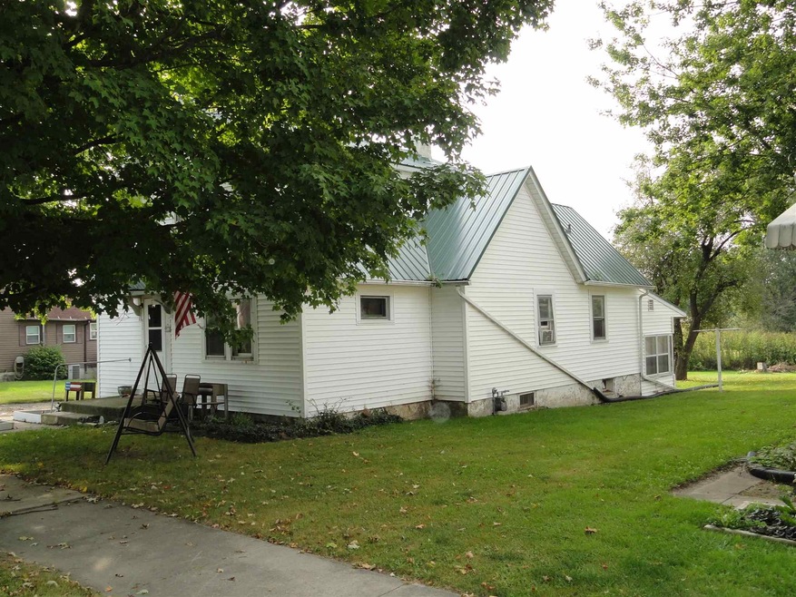 911 W King St, Garrett, IN 46738 - photo 1