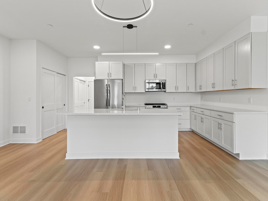 4163 E Hemlock Dr unit 106 Saffron, Oak Creek, WI 53154 - photo 1