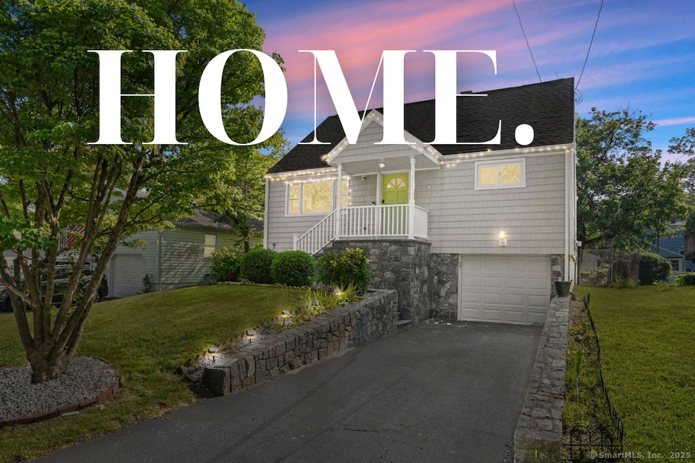 65 Bennett St, Fairfield, CT 06825 - photo 1