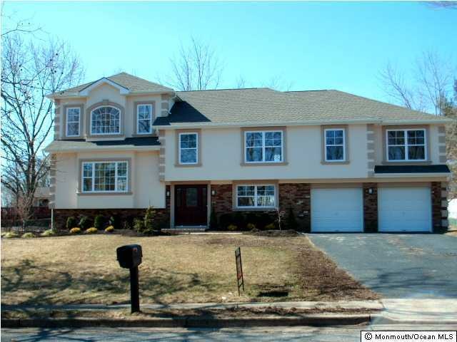 8 Foxcroft Dr, Marlboro, NJ 07746 - photo 1