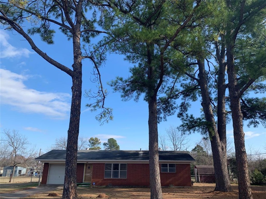 1012 Rosebud Dr, Azle, TX 76020 - photo 1