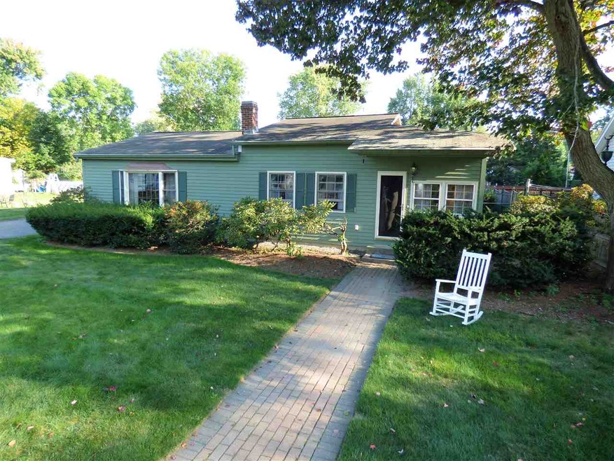 21 Pennichuck St, Nashua, NH 03064 - photo 1