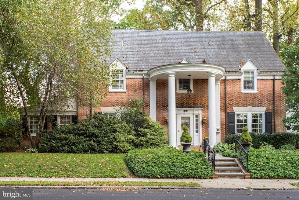 1011 Hunters Ln, Wynnewood, PA 19096 - photo 1