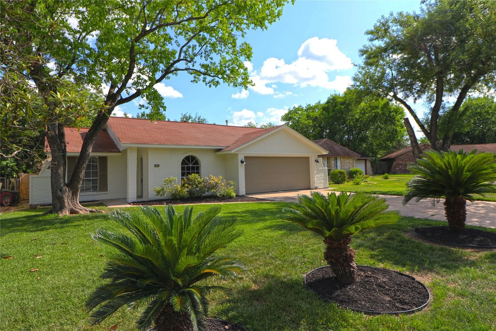 7415 Lumber Jack Dr, Houston, TX 77040 - photo 1