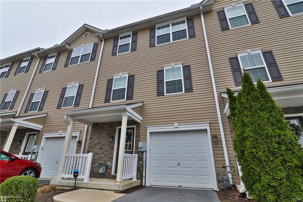 2252 Rising Hill Rd, Whitehall, PA 18052 - photo 1