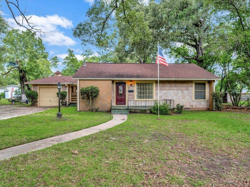 1506 Virginia Ave, Nacogdoches, TX 75964 - photo 1