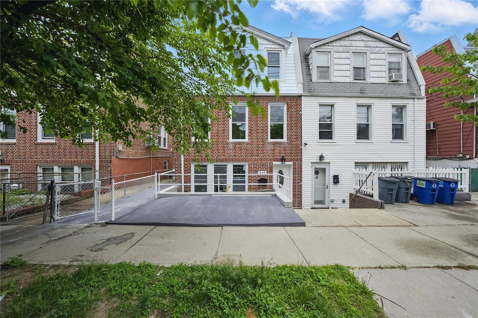 Sold $850,000 • Co-Listing Agent