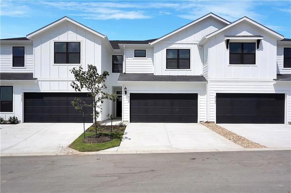 232 Fieldwood Dr unit B, Mustang Ridge, TX 78610 - photo 1