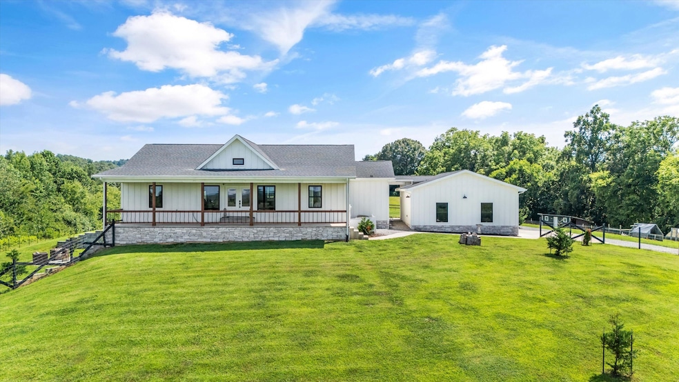 1109 Sands Rd, Sweetwater, TN 37874 - photo 1