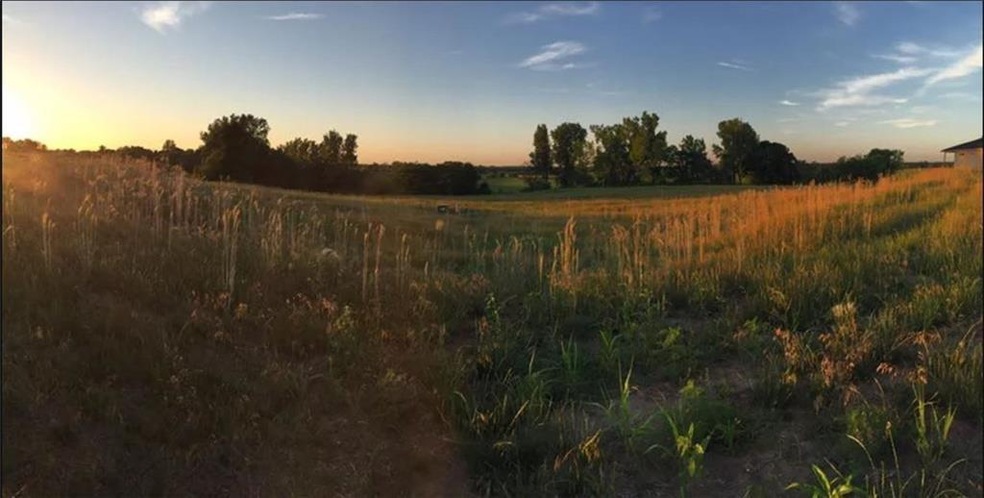 9837 Dunmore Cir, Johnston, IA 50131 - photo 1