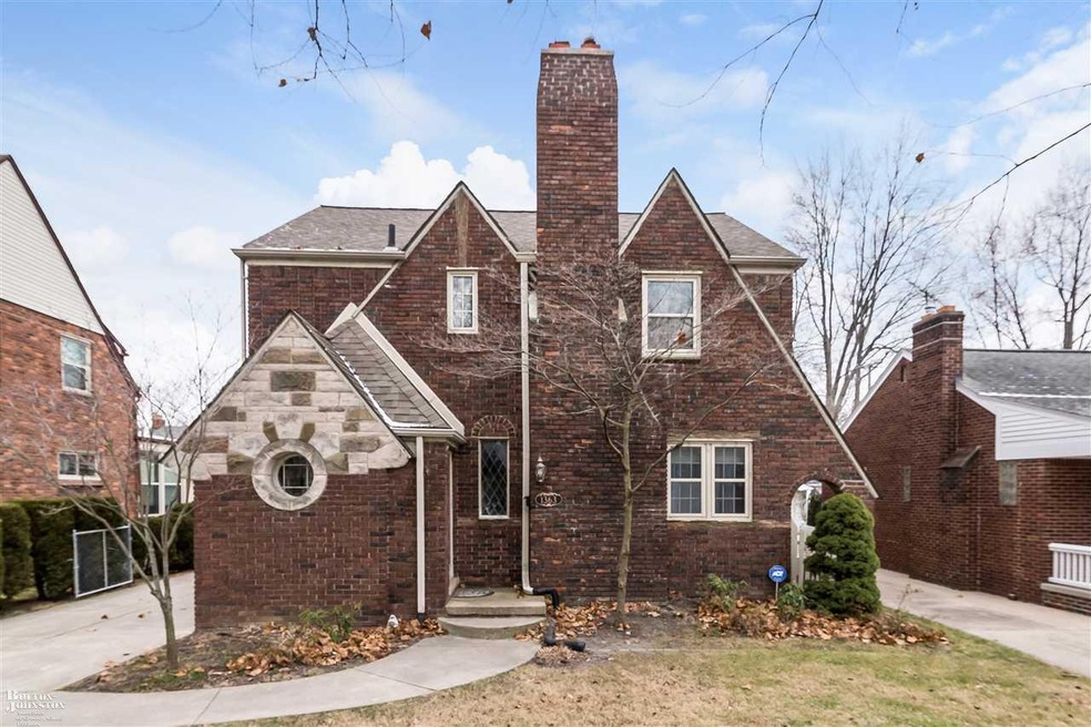 1363 Cadieux Rd, Grosse Pointe Park, MI 48230 - photo 1