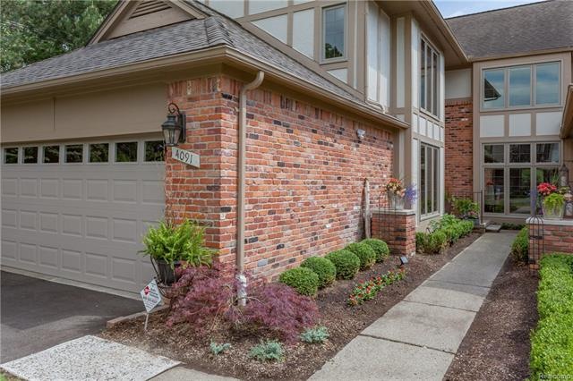 4091 Willoway Place Dr unit 9, Bloomfield Hills, MI 48302 - photo 1